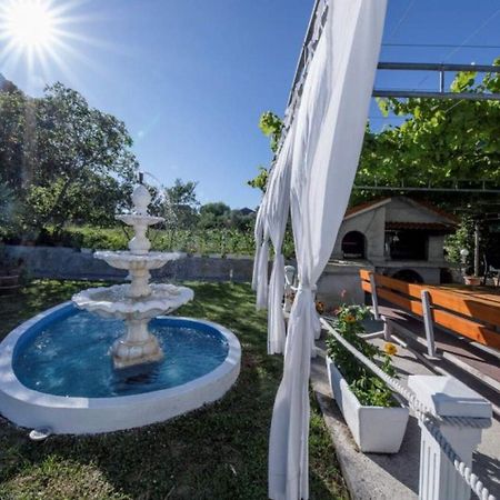 Apartments Mig - With Beautiful Garden Супетарска-Драга Экстерьер фото