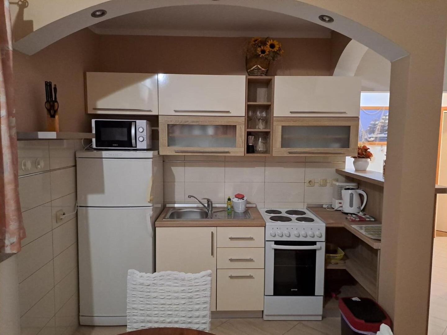 Apartments Mig - With Beautiful Garden Супетарска-Драга Экстерьер фото