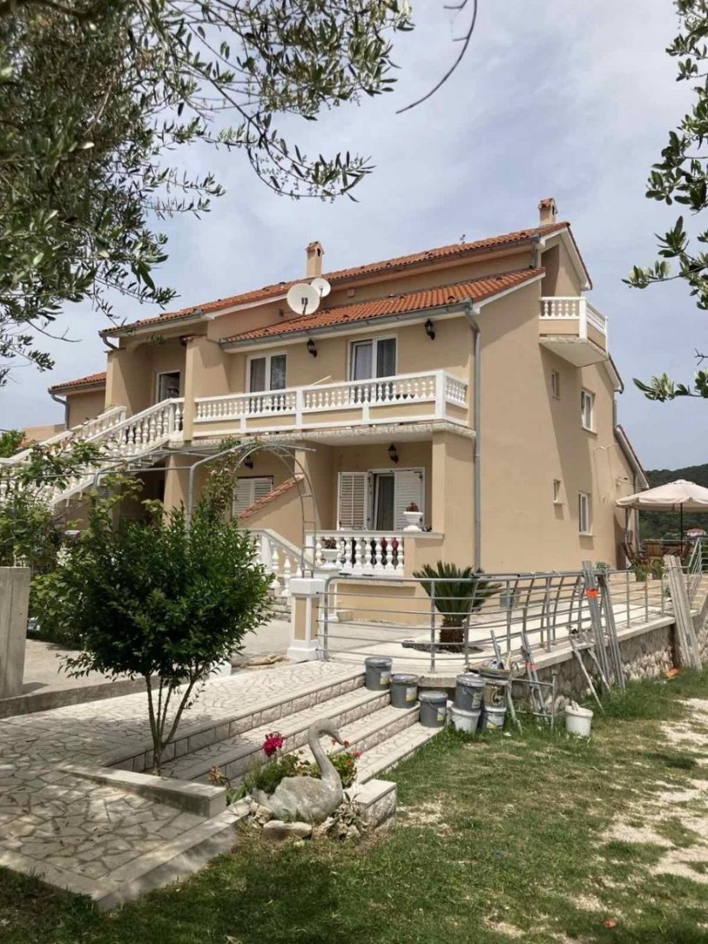 Apartments Mig - With Beautiful Garden Супетарска-Драга Экстерьер фото