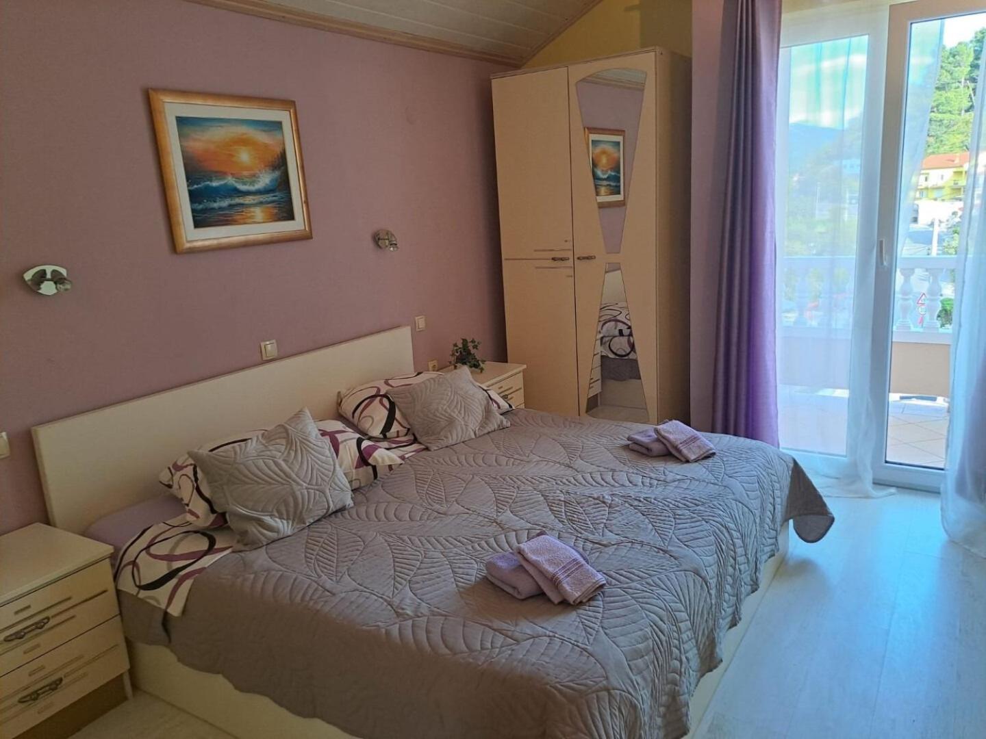 Apartments Mig - With Beautiful Garden Супетарска-Драга Экстерьер фото