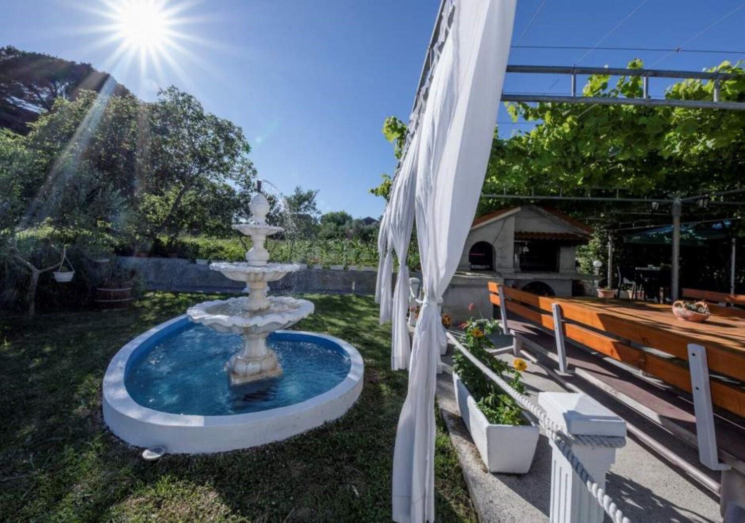 Apartments Mig - With Beautiful Garden Супетарска-Драга Экстерьер фото
