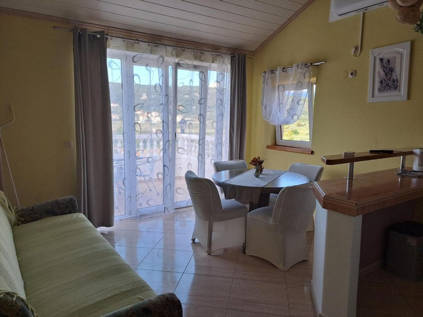 Apartments Mig - With Beautiful Garden Супетарска-Драга Экстерьер фото
