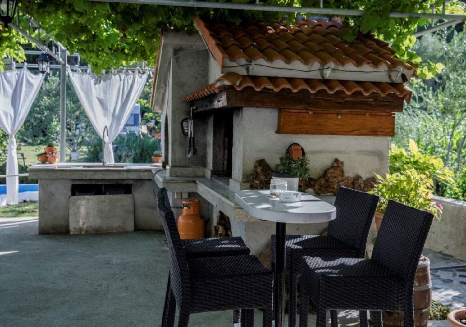Apartments Mig - With Beautiful Garden Супетарска-Драга Экстерьер фото
