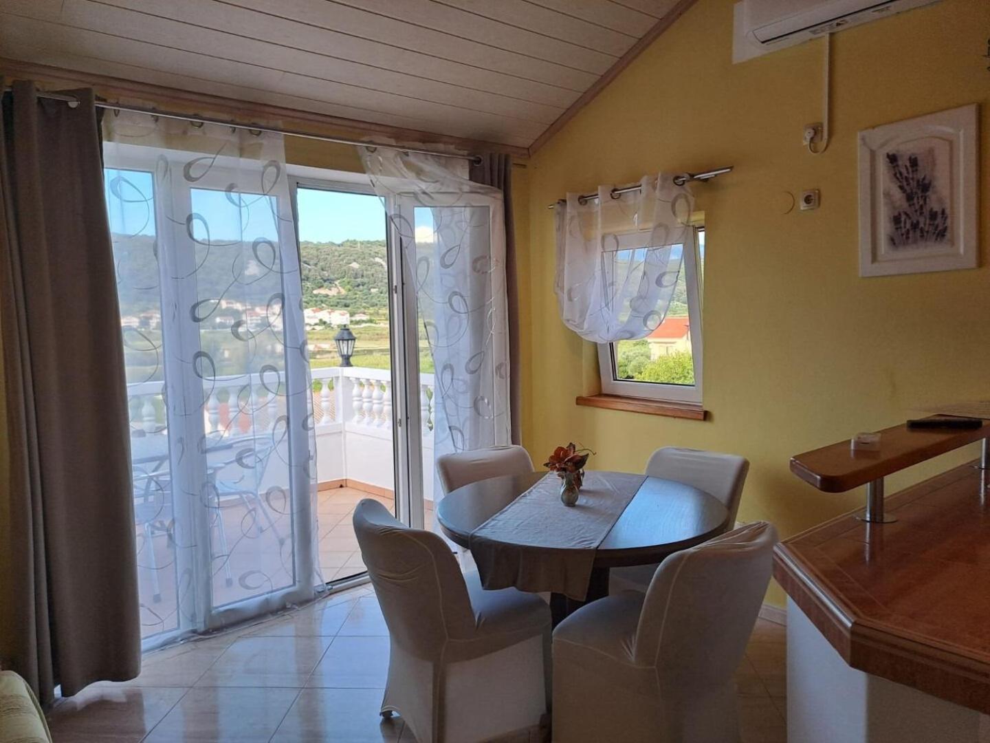Apartments Mig - With Beautiful Garden Супетарска-Драга Экстерьер фото